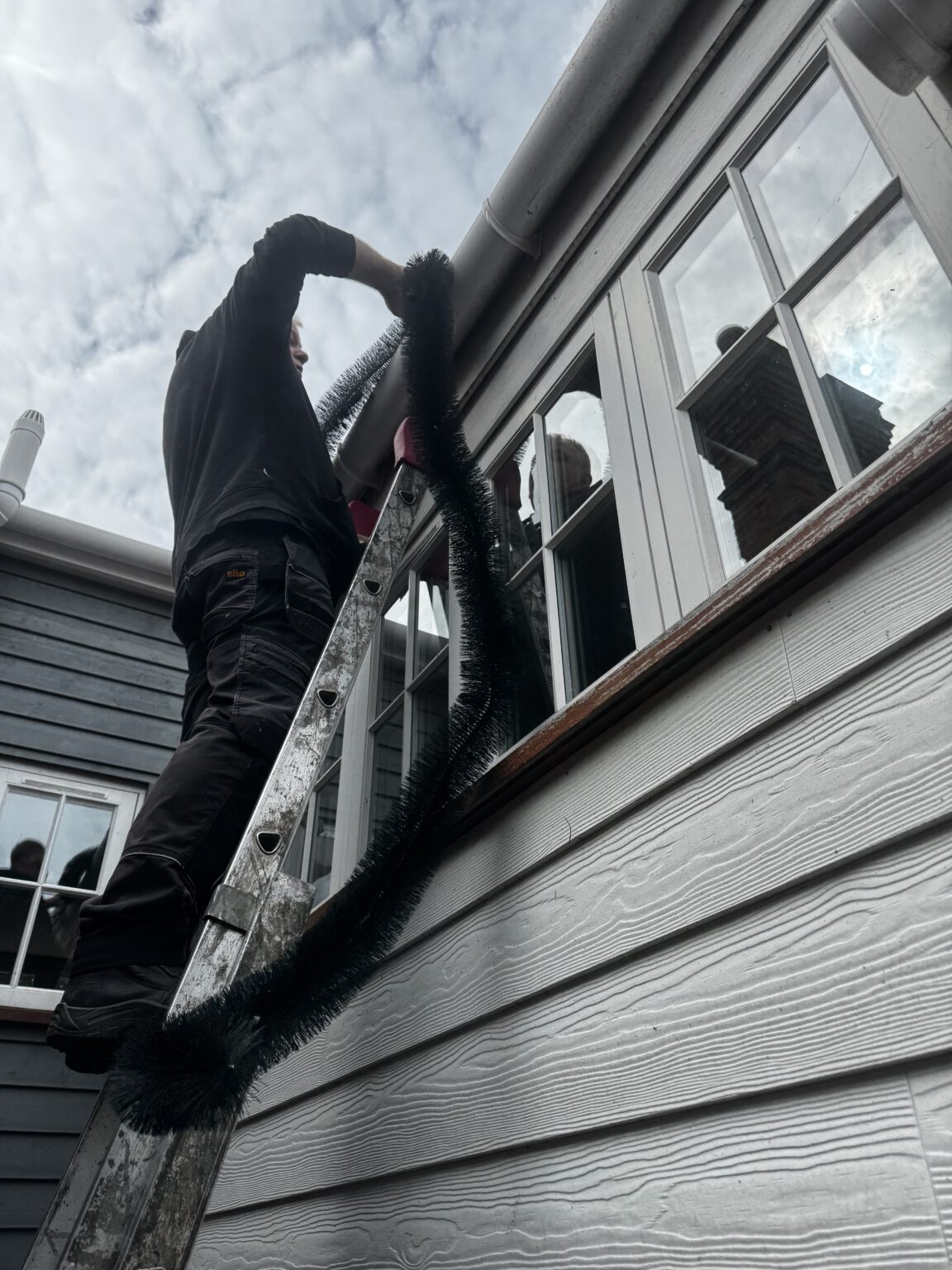Minor gutter repair and blockage clearance