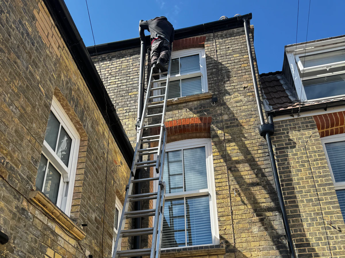High and out of reach guttering cleared safely